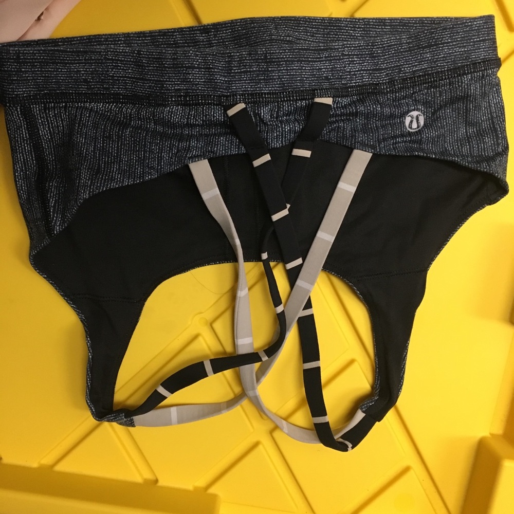 Lululemon sports bra